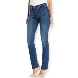 LEVI’S | Women’s Medium Blue Denim Slimming Straight Stretch Jeans size 32